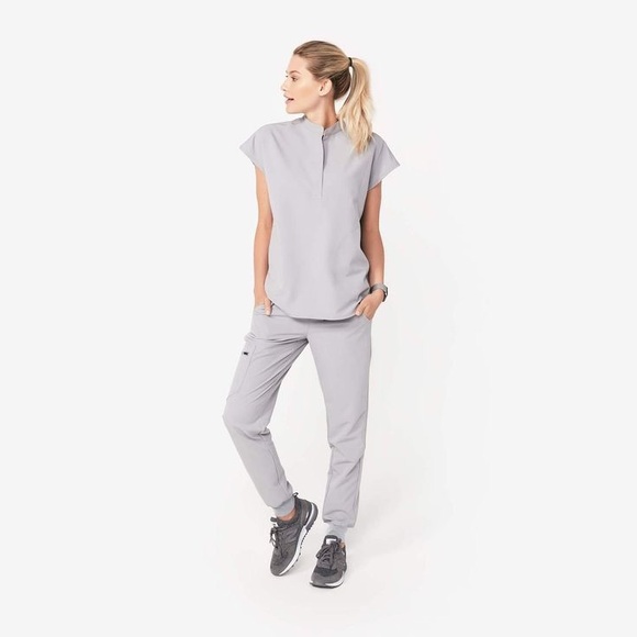 FIGS Rafaela Oversized Scrub Top - Picture 6 of 6